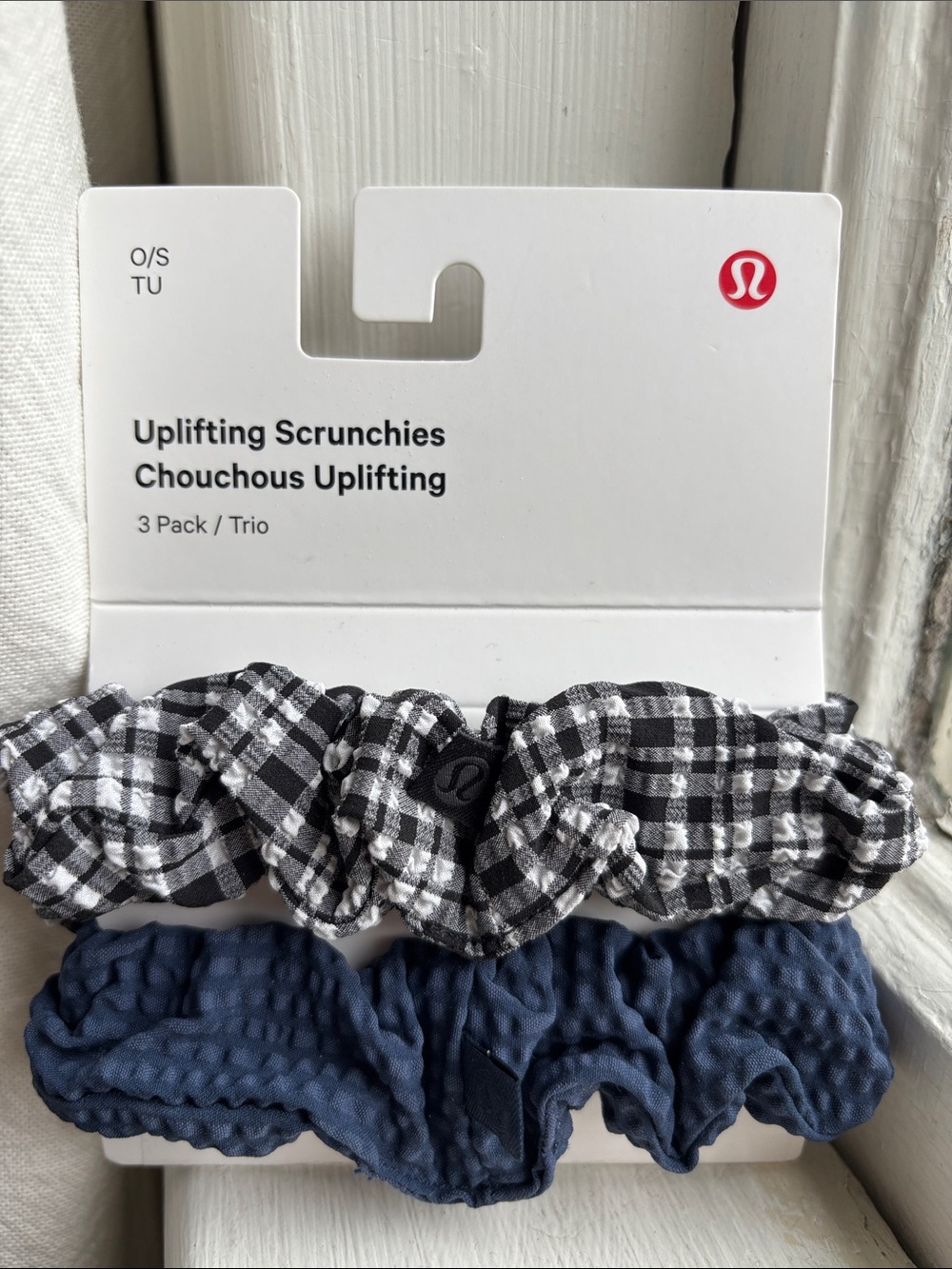 Lululemon Uplifting Scrunchies TWO pack nwt black + white, navy blue gingham